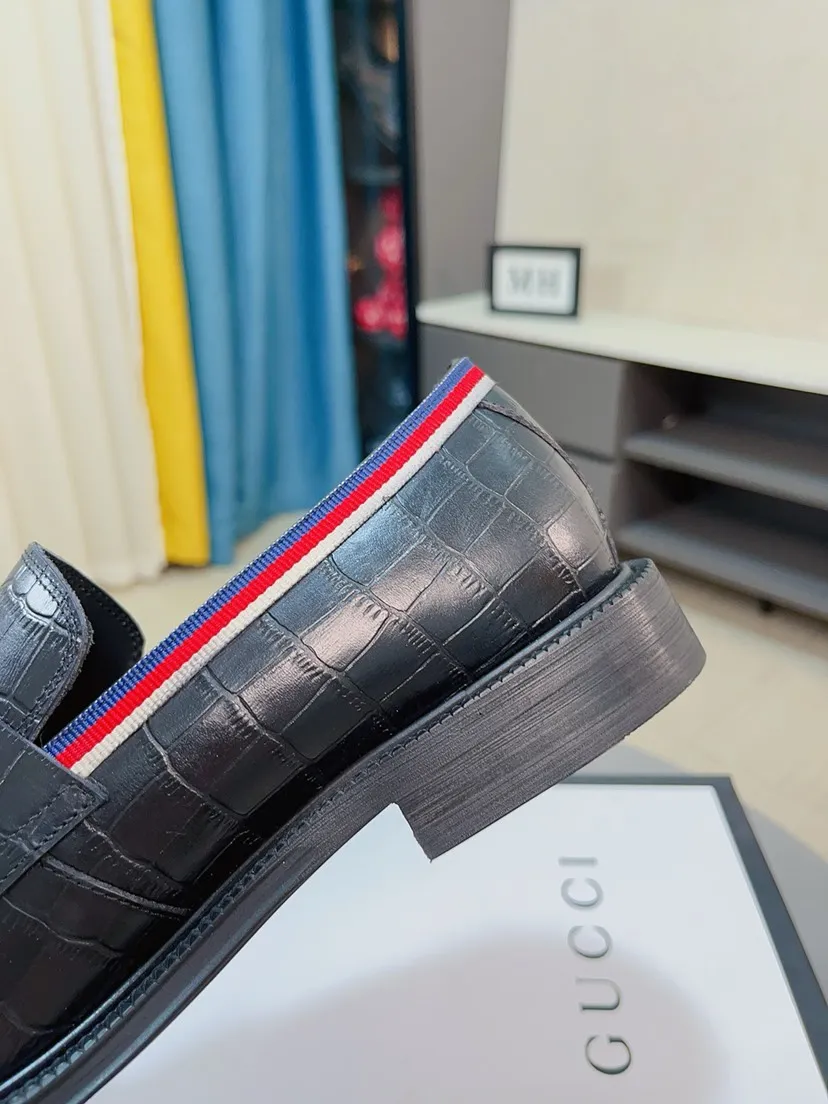 Men's shoes💰520🌸🌸【GUCCi】Original calfskin, water-dyed cowhide lining, original outsole, men's and women's fashion, formal casual leather shoes, slip-on men's and women's shoes series, young fashion, European and American trends, British style, random matching, comfortable feet, standard code: men's size 38-44 (45 can be customized)\nGrade: same style as the official website, original quality